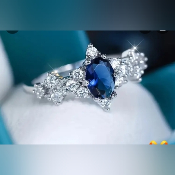 ♥️ 5 / $20 Silver and Deep Blue Gemstone Ring Size 7 💙 - Picture 2 of 12